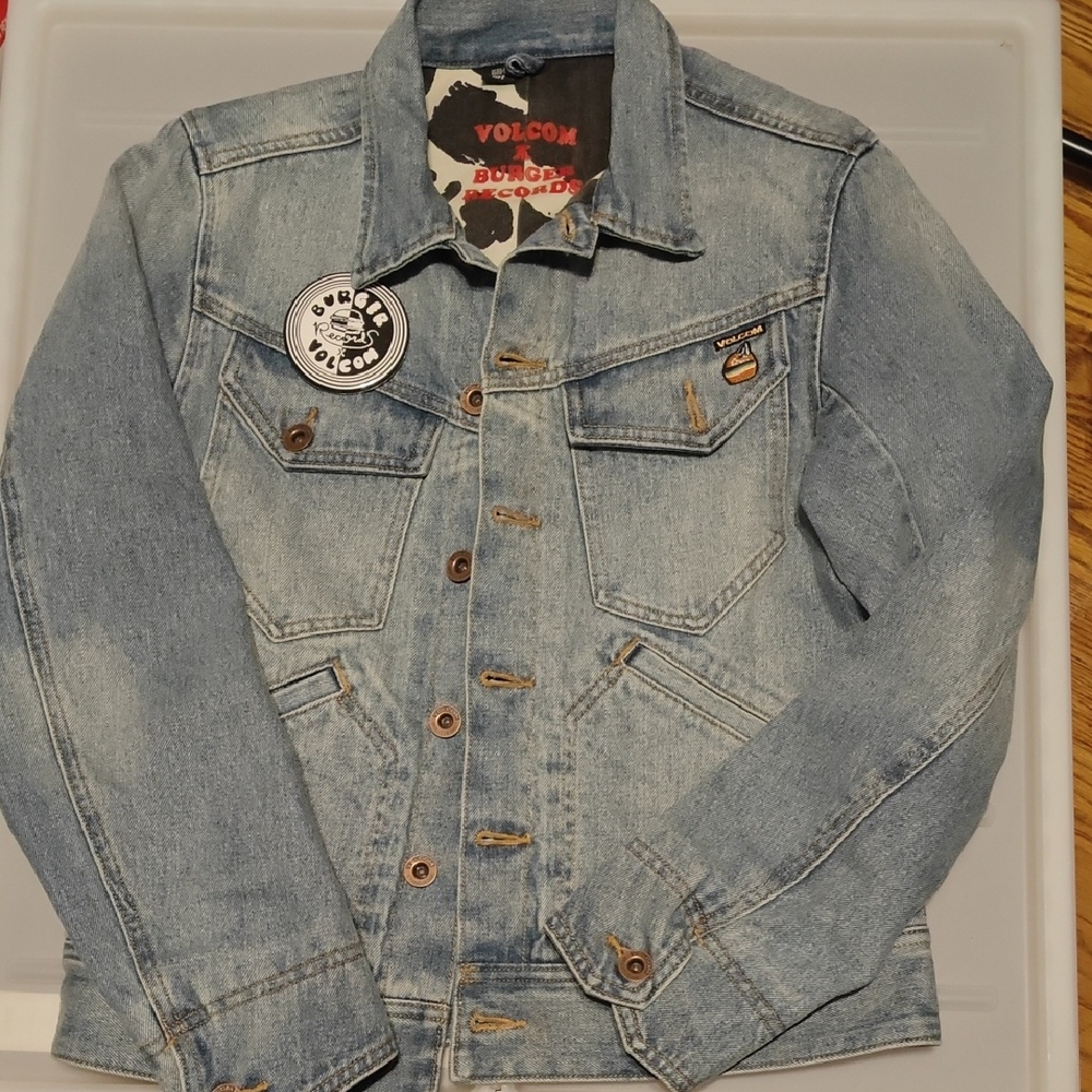 New Vintage Rare Collab Volcom x Burger Records Denim Jacket Full Lined